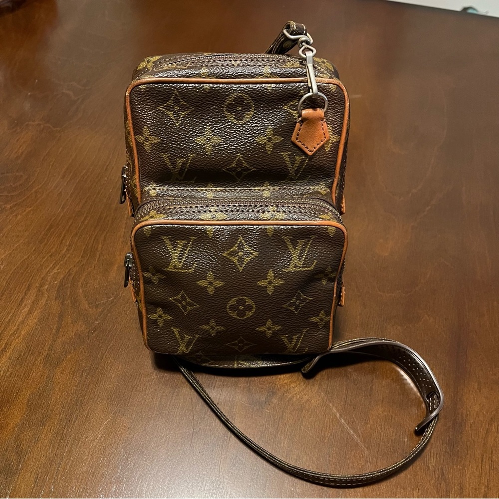 🌸Authentic Louis Vuitton Mini Amazone Monogram Canvas Crosbody🌸 (Vintage)